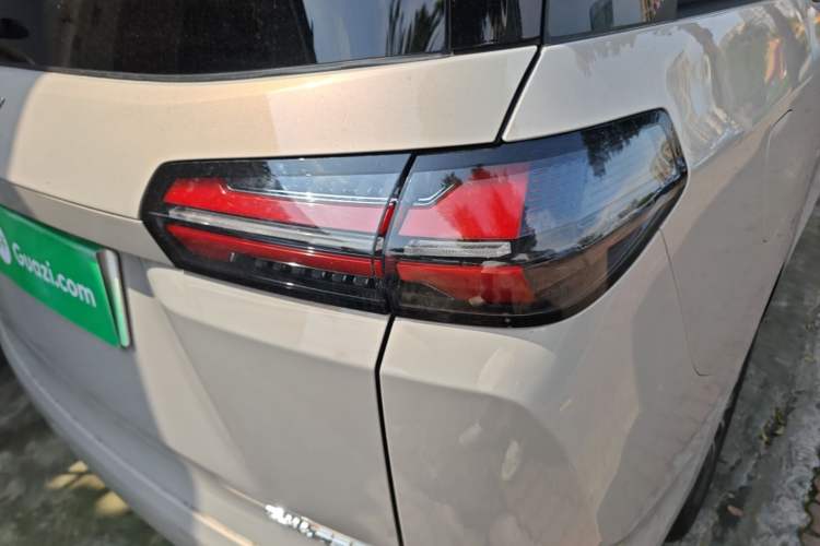 Used Wuling Starlight 730 2025 Model Plug-in Hybrid 125km Luxury Edition Right Rear Taillight