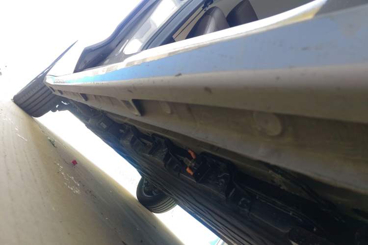 Used Wuling Starlight 730 2025 Model Plug-in Hybrid 125km Luxury Edition Right Side Sill