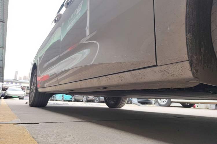 Used Wuling Starlight 730 2025 Model Pure Electric 500km Luxury Edition Right Side Sill