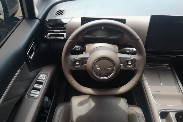 Used Wuling Starlight 730 2025 Model Plug-in Hybrid 125km Luxury Edition Steering Wheel