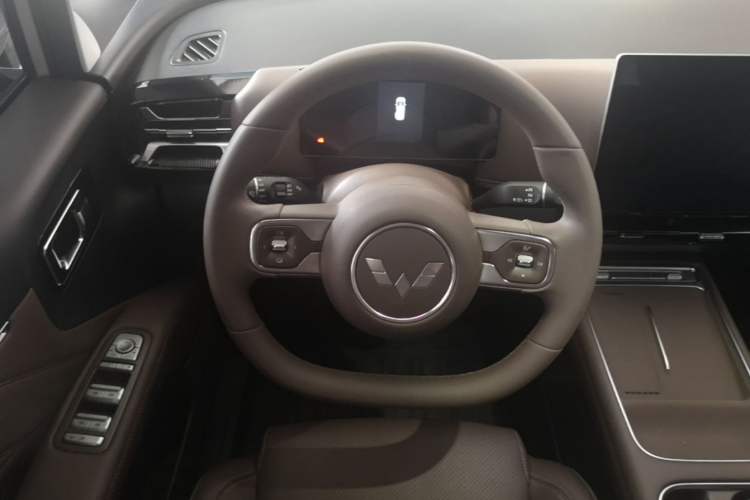 Used Wuling Starlight 730 2025 Model Plug-in Hybrid 125km Luxury Edition Steering Wheel