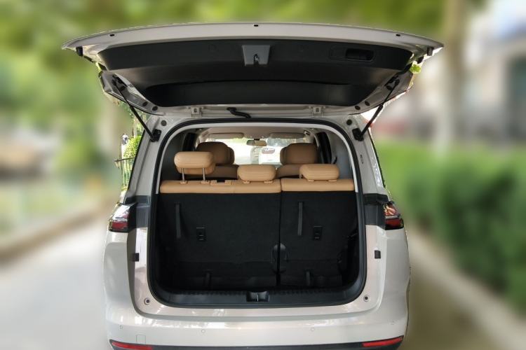 Used Wuling Starlight 730 2025 Model Plug-in Hybrid 125km Luxury Edition Trunk