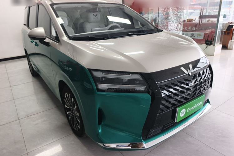 Used Wuling Starlight 730 2025 Model Plug-in Hybrid 125km Luxury Edition Front Right 45 Deg