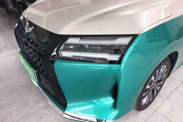 Used Wuling Starlight 730 2025 Model Plug-in Hybrid 125km Luxury Edition Left Front Headlight