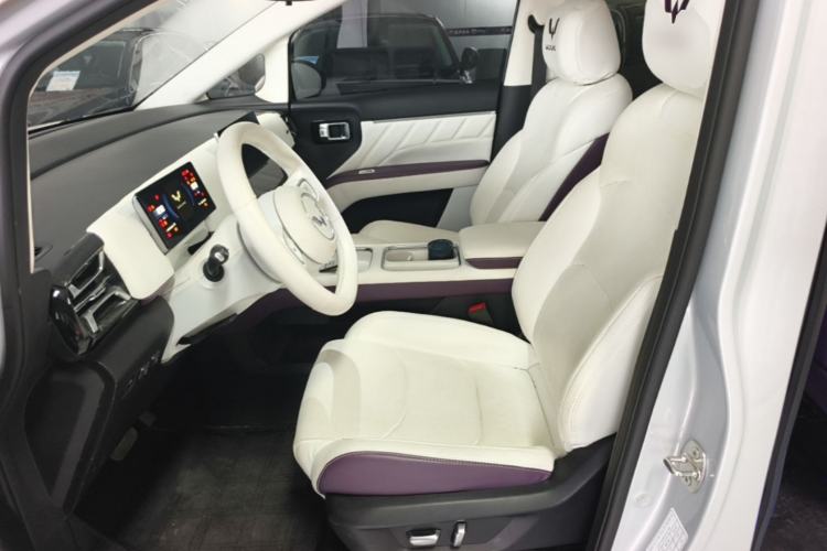 Used Wuling Starlight 730 2025 Model Plug-in Hybrid 125km Luxury Edition Left Front Seat