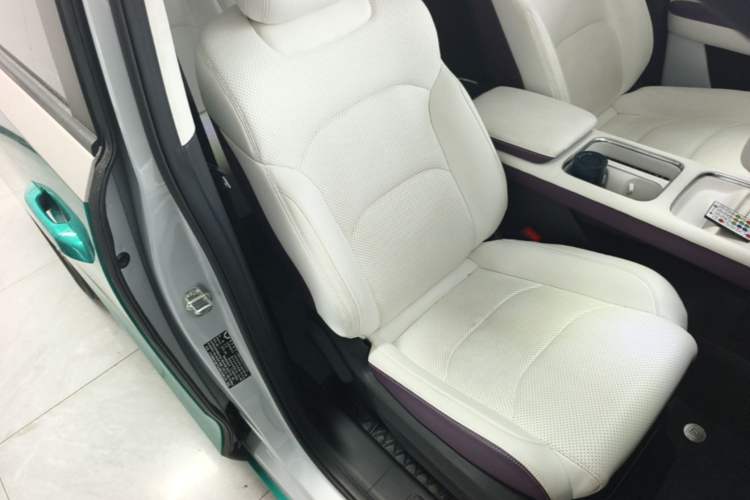 Used Wuling Starlight 730 2025 Model Plug-in Hybrid 125km Luxury Edition Right Front Seat