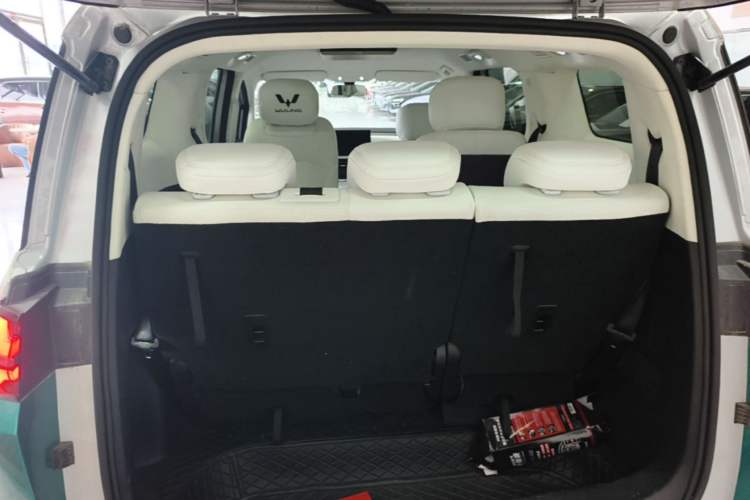 Used Wuling Starlight 730 2025 Model Plug-in Hybrid 125km Luxury Edition Trunk