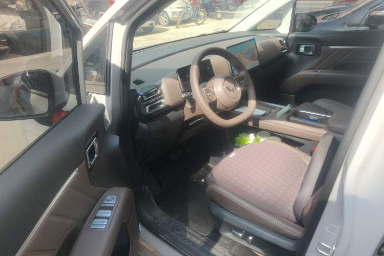Used Wuling Starlight 730 2025 Model Pure Electric 500km Luxury Edition Driver Seat