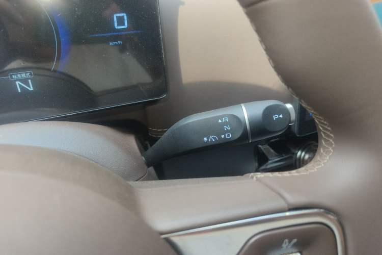 Used Wuling Starlight 730 2025 Model Pure Electric 500km Luxury Edition Gear Lever