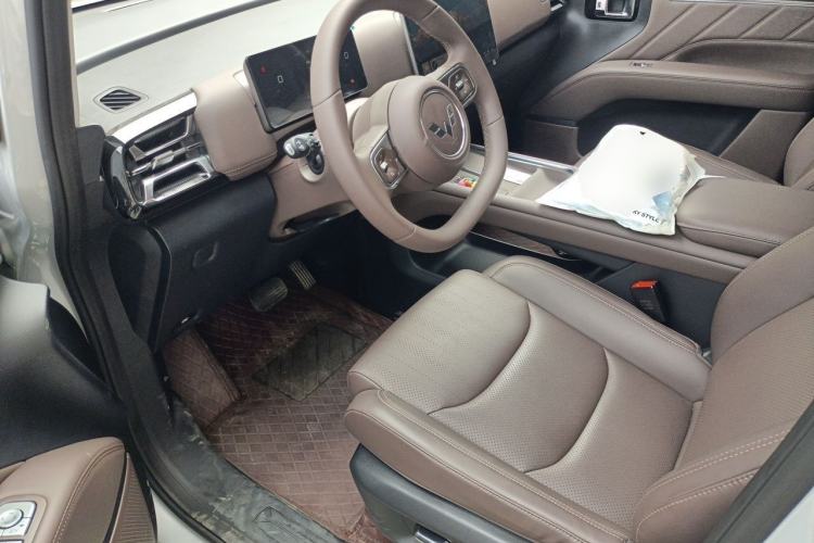 Used Wuling Starlight 730 2025 Model Pure Electric 500km Luxury Edition Left Front Seat