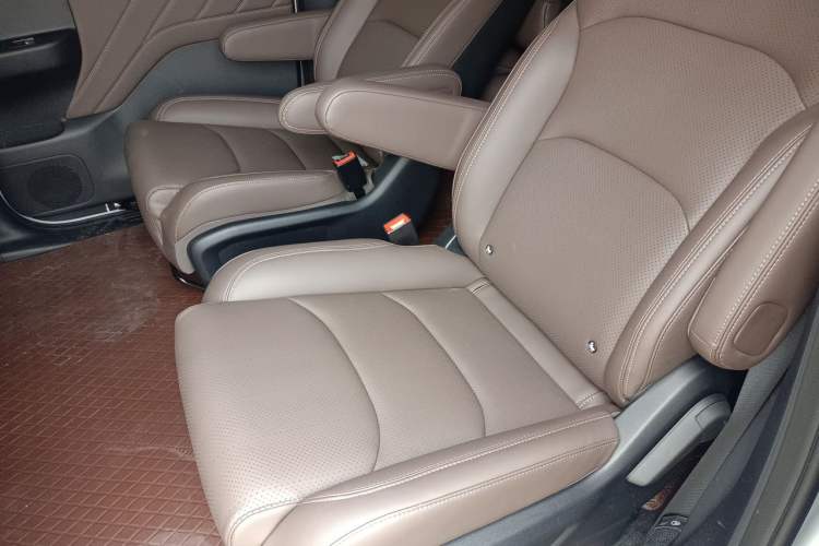 Used Wuling Starlight 730 2025 Model Pure Electric 500km Luxury Edition Left Rear Seat