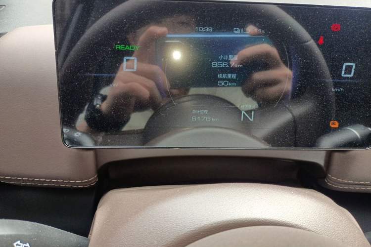 Used Wuling Starlight 730 2025 Model Pure Electric 500km Luxury Edition Odometer Close Up