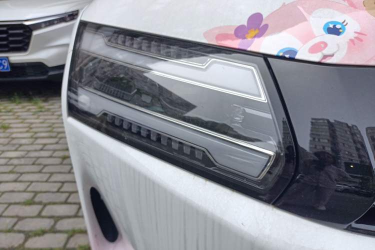 Used Wuling Starlight 730 2025 Model Pure Electric 500km Luxury Edition Right Front Headlight