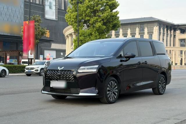 Used Wuling Starlight 730 2025 Model Plug-in Hybrid 125km Luxury Edition