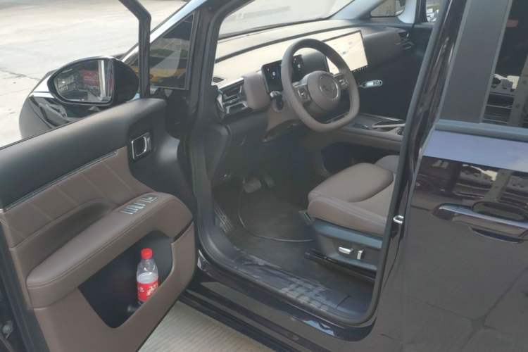 Used Wuling Starlight 730 2025 Model Pure Electric 500km Luxury Edition Driver Seat