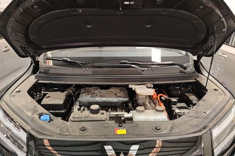 Used Wuling Starlight 730 2025 Model Plug-in Hybrid 125km Luxury Edition Engine Bay