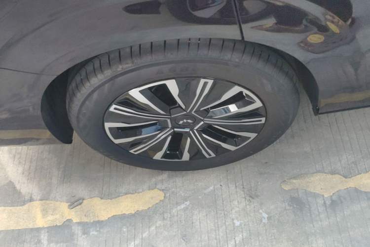 Used Wuling Starlight 730 2025 Model Pure Electric 500km Luxury Edition Exterior 2