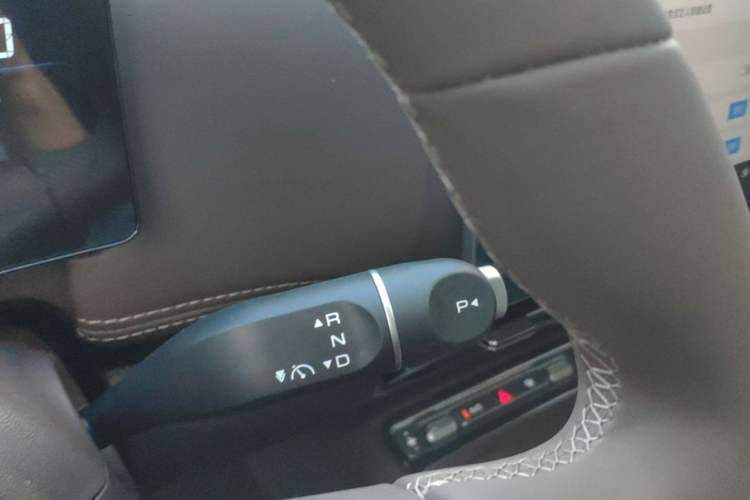 Used Wuling Starlight 730 2025 Model Pure Electric 500km Luxury Edition Gear Lever