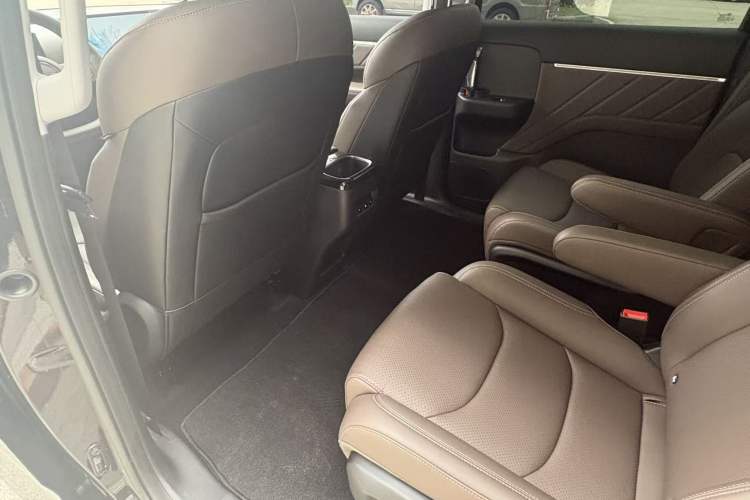 Used Wuling Starlight 730 2025 Model Pure Electric 500km Luxury Edition Interior 2
