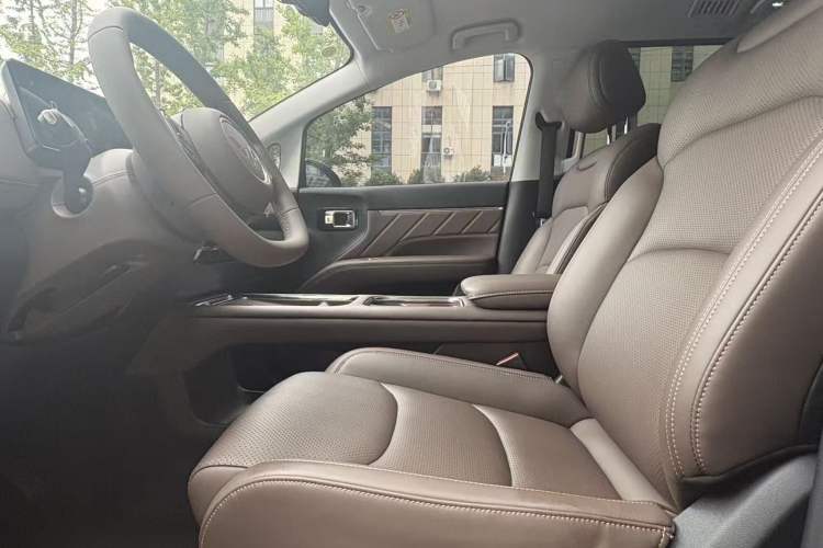 Used Wuling Starlight 730 2025 Model Pure Electric 500km Luxury Edition Interior 5