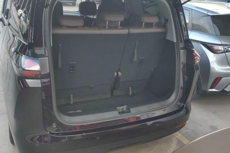 Used Wuling Starlight 730 2025 Model Pure Electric 500km Luxury Edition Trunk