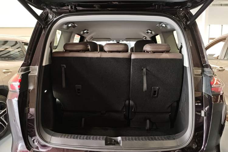 Used Wuling Starlight 730 2025 Model Plug-in Hybrid 125km Luxury Edition Trunk