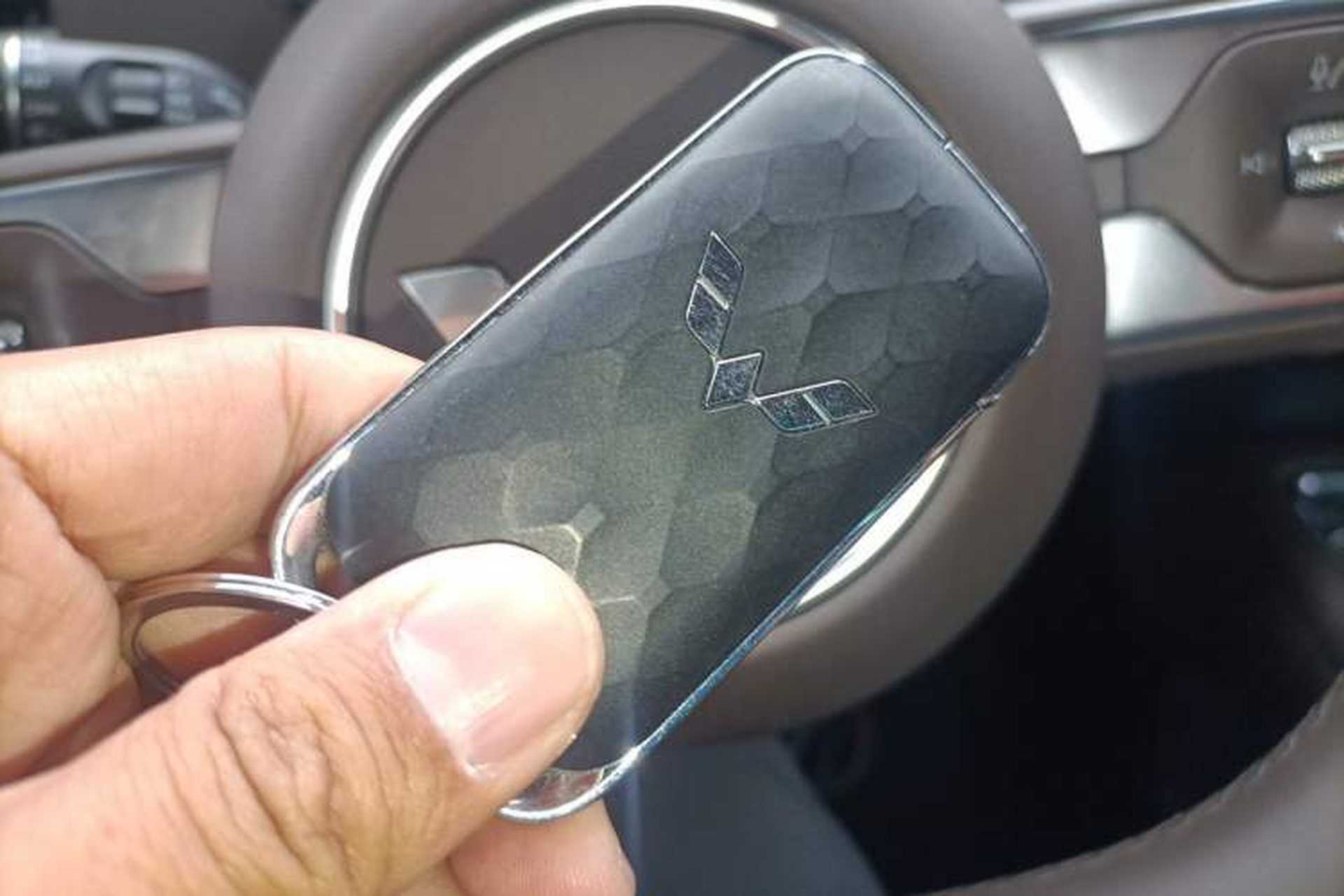 Used Wuling Starlight 730 2025 Model Plug-in Hybrid 125km Luxury Edition Vehicle Key
