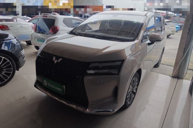 Used Wuling Starlight 730 2025 Model Plug-in Hybrid 125km Luxury Edition