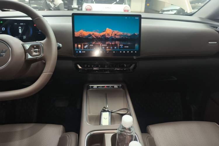 Used Wuling Starlight 730 2025 Model Pure Electric 500km Luxury Edition Audio And AC Panel