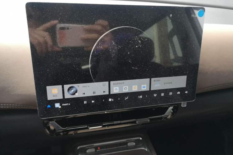 Used Wuling Starlight 730 2025 Model Plug-in Hybrid 125km Luxury Edition Audio And AC Panel