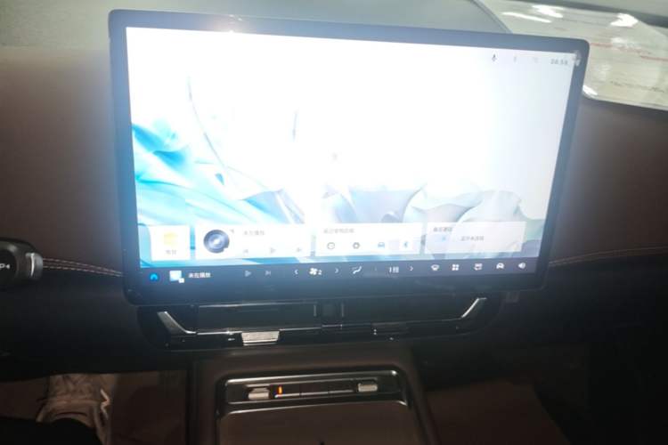 Used Wuling Starlight 730 2025 Model Plug-in Hybrid 125km Luxury Edition Audio And AC Panel