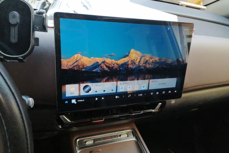 Used Wuling Starlight 730 2025 Model Pure Electric 500km Luxury Edition Audio And AC Panel