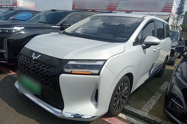 Wuling Starlight 730 2025 Model Plug-in Hybrid 125km Luxury Edition
