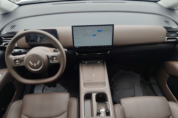 Used Wuling Starlight 730 2025 Model Plug-in Hybrid 125km Luxury Edition Center Console