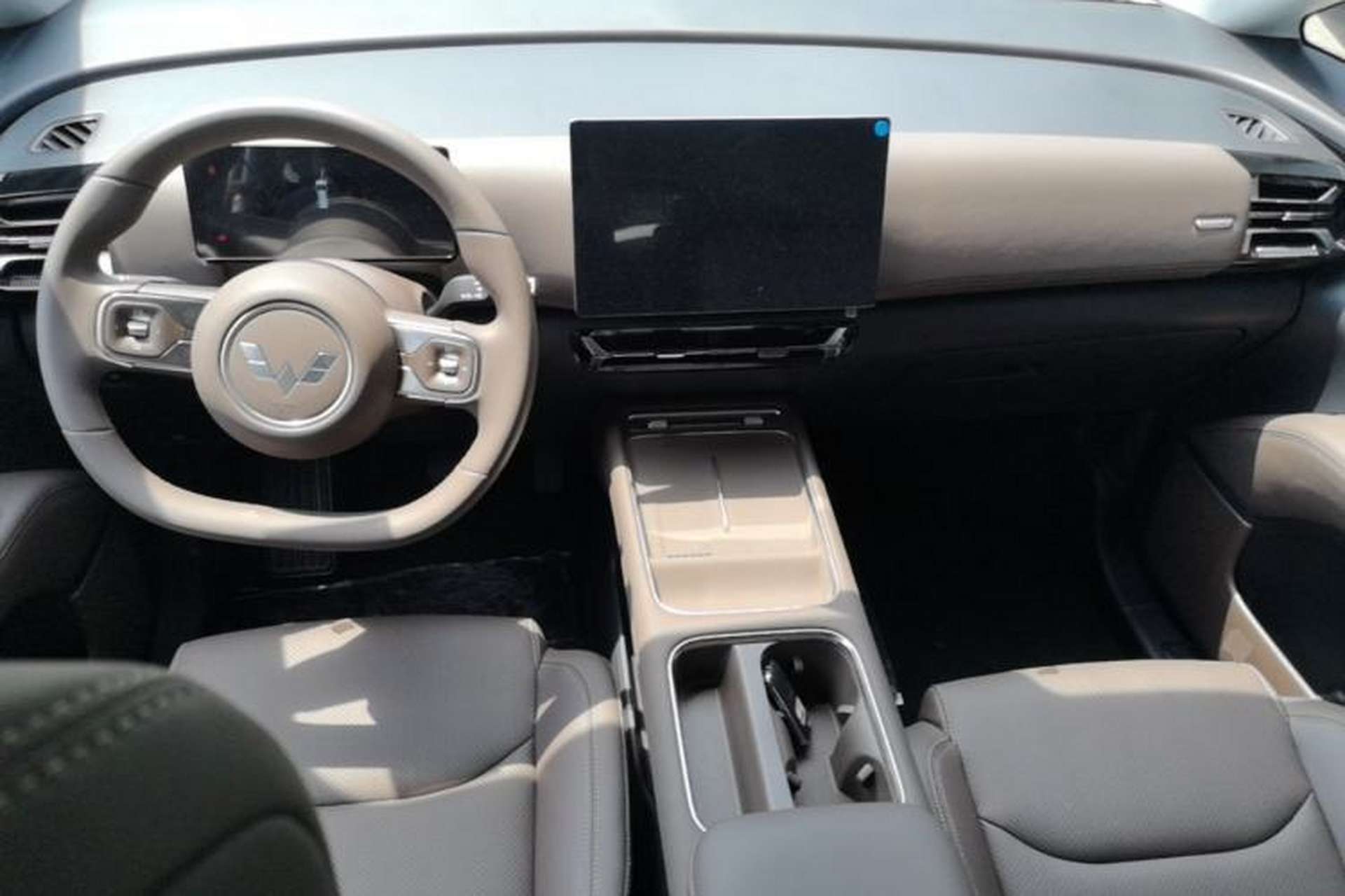 Used Wuling Starlight 730 2025 Model Plug-in Hybrid 125km Luxury Edition Center Console