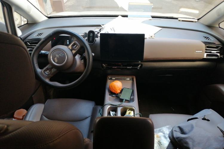 Used Wuling Starlight 730 2025 Model Pure Electric 500km Luxury Edition Center Console