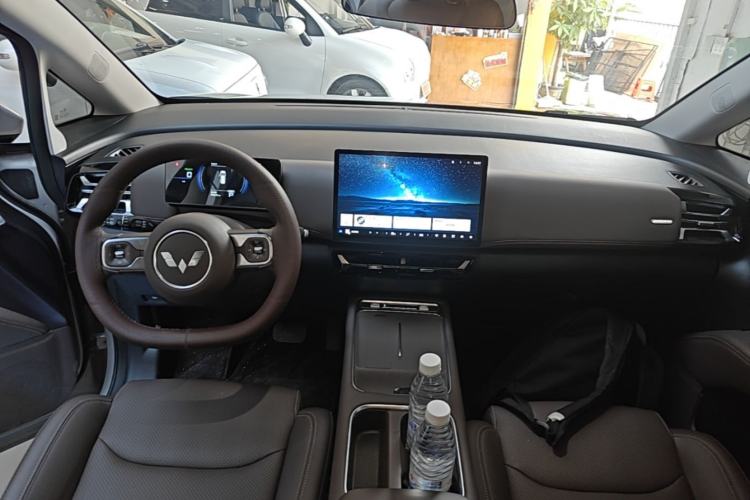 Used Wuling Starlight 730 2025 Model Pure Electric 500km Luxury Edition Center Console