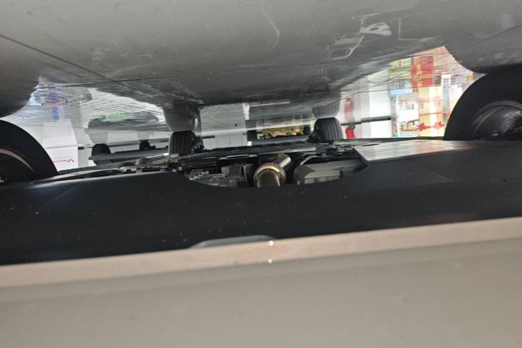 Used Wuling Starlight 730 2025 Model Plug-in Hybrid 125km Luxury Edition Chassis Front
