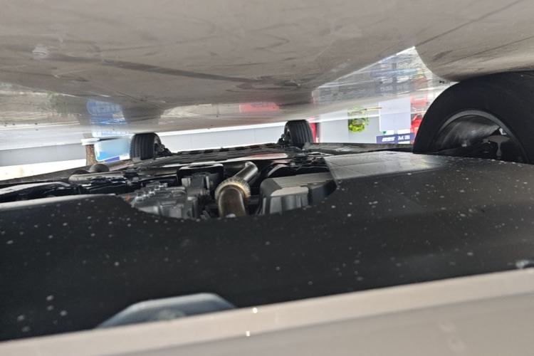 Used Wuling Starlight 730 2025 Model Plug-in Hybrid 125km Luxury Edition Chassis Front
