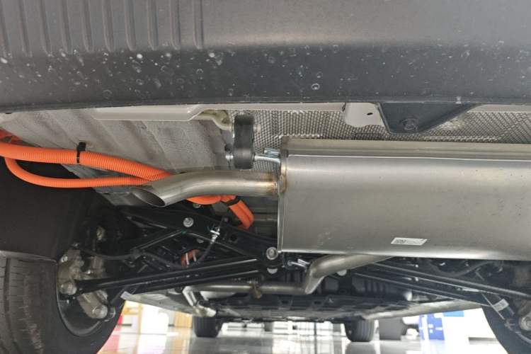 Used Wuling Starlight 730 2025 Model Plug-in Hybrid 125km Luxury Edition Chassis Rear