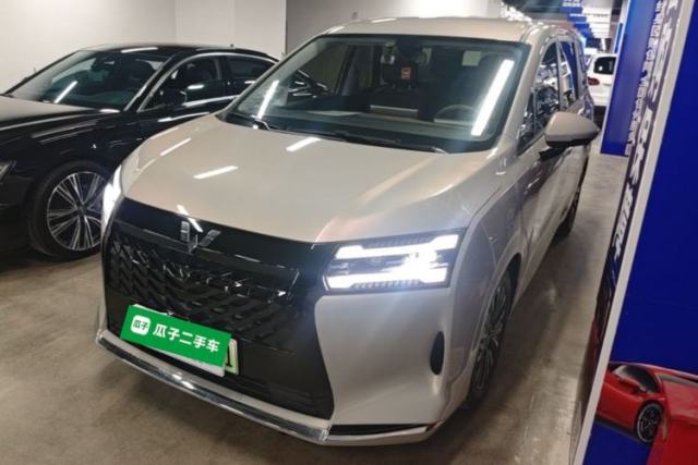 Used Wuling Starlight 730 2025 Model Plug-in Hybrid 125km Luxury Edition