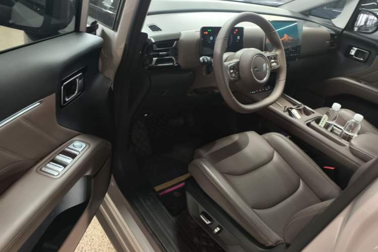 Used Wuling Starlight 730 2025 Model Pure Electric 500km Luxury Edition Driver Seat