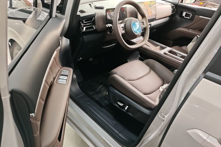 Used Wuling Starlight 730 2025 Model Pure Electric 500km Luxury Edition Driver Seat