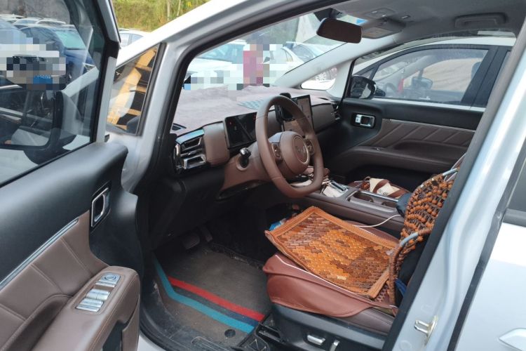 Used Wuling Starlight 730 2025 Model Pure Electric 500km Luxury Edition Driver Seat