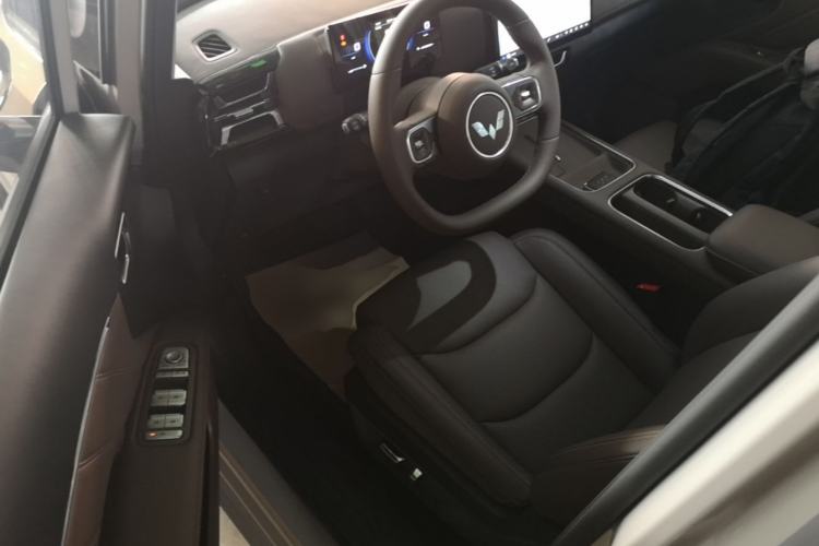 Used Wuling Starlight 730 2025 Model Plug-in Hybrid 125km Luxury Edition Driver Seat