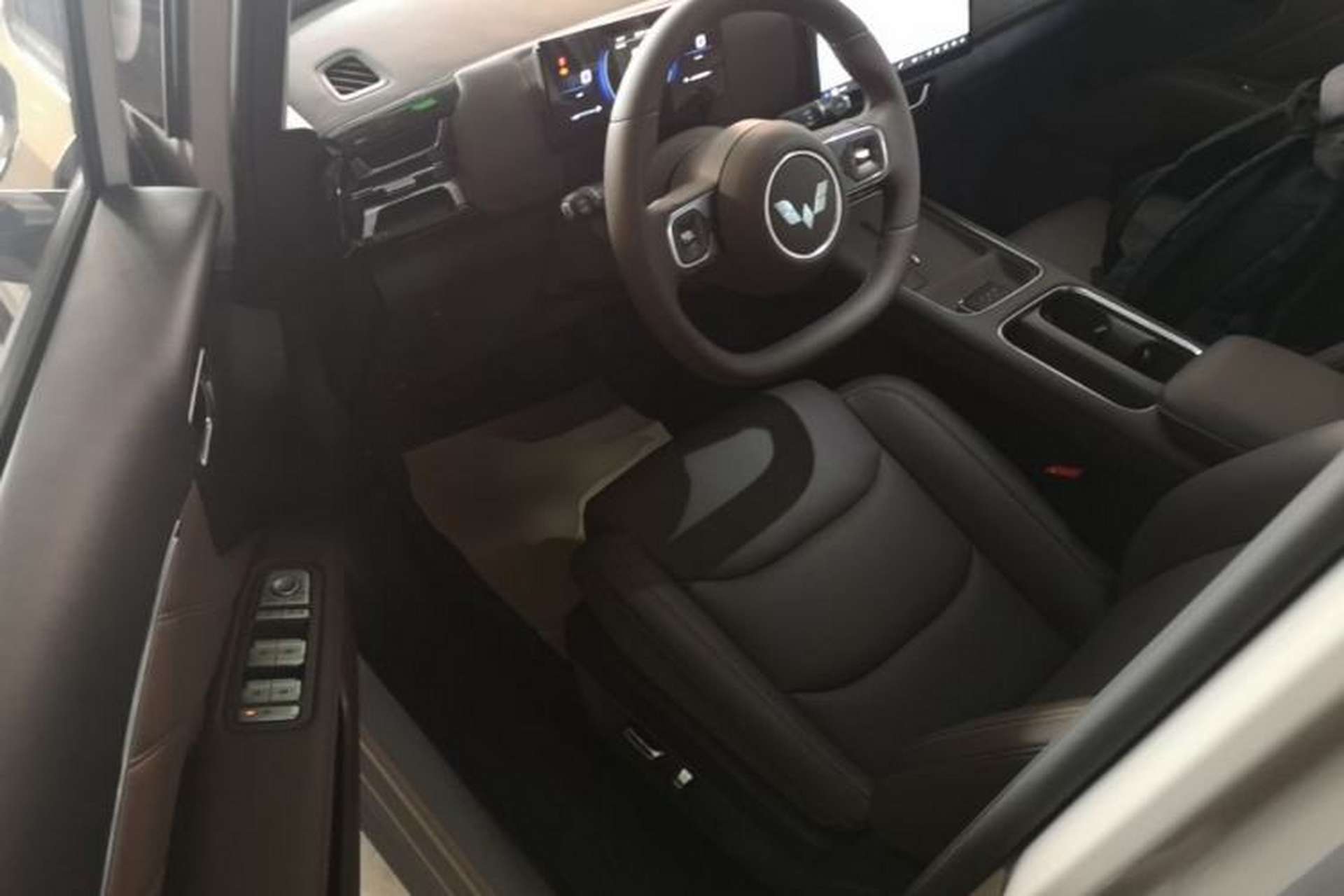 Used Wuling Starlight 730 2025 Model Plug-in Hybrid 125km Luxury Edition Driver Seat