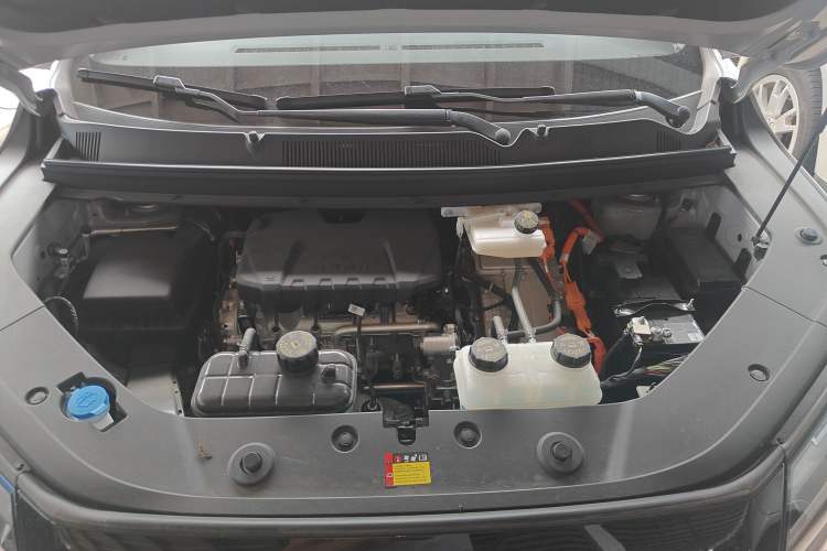 Used Wuling Starlight 730 2025 Model Plug-in Hybrid 125km Luxury Edition Engine Bay