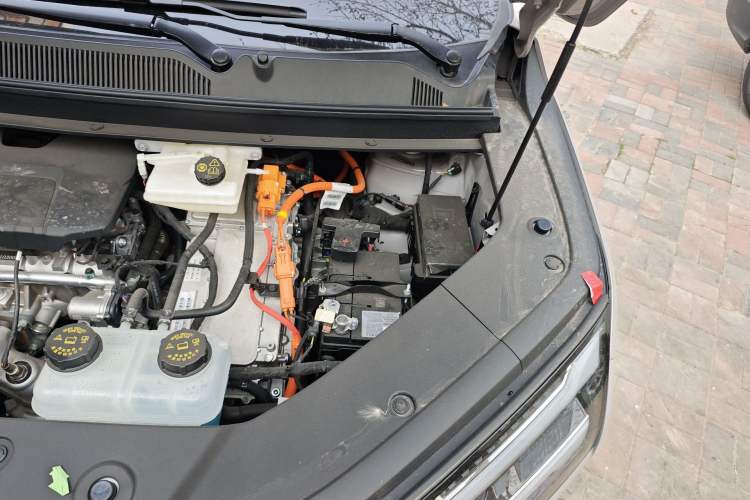 Used Wuling Starlight 730 2025 Model Plug-in Hybrid 125km Luxury Edition Engine Bay Left