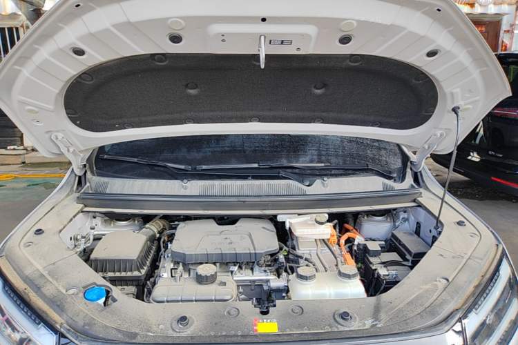 Used Wuling Starlight 730 2025 Model Plug-in Hybrid 125km Luxury Edition Engine Bay
