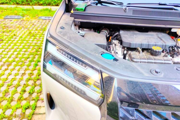 Used Wuling Starlight 730 2025 Model Plug-in Hybrid 125km Luxury Edition Engine Bay Right